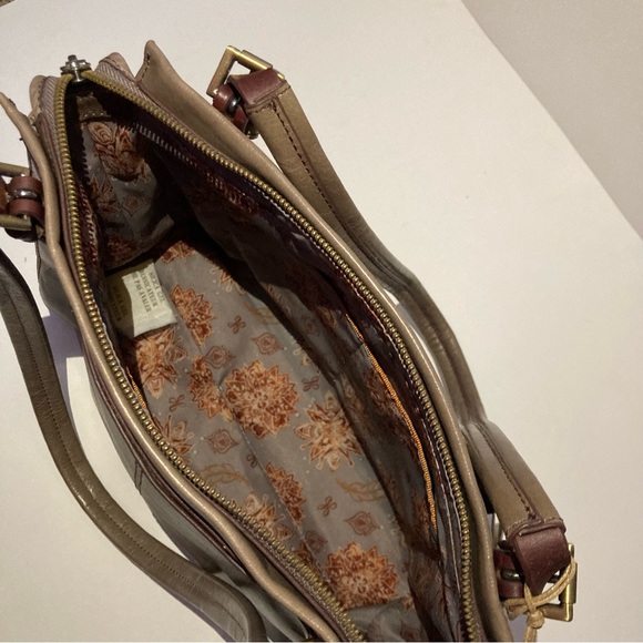 HOBO Barrow Ash Shoulder Bag - Picture 5 of 9